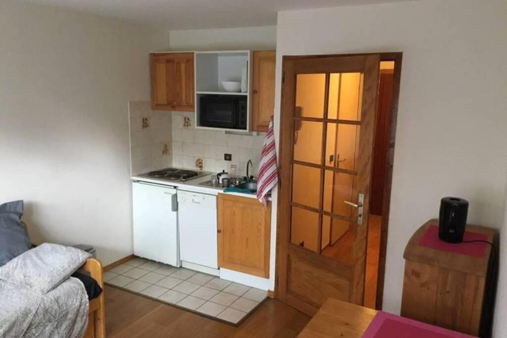 Bright Refurbished Apartment - Central 레우쉬 외부 사진