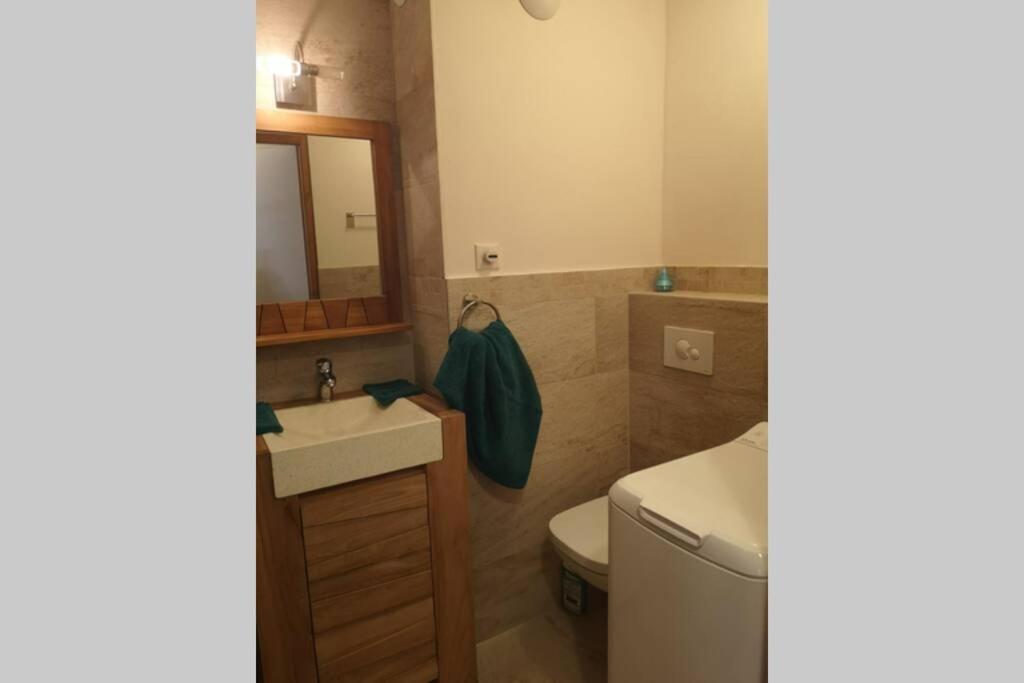 Bright Refurbished Apartment - Central 레우쉬 외부 사진