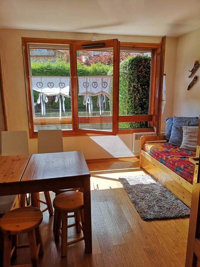Bright Refurbished Apartment - Central 레우쉬 외부 사진