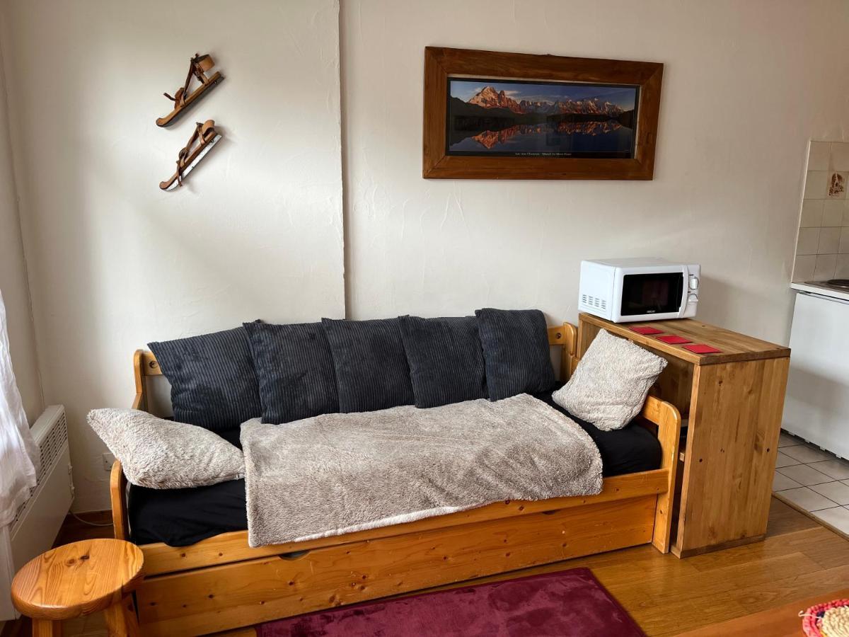 Bright Refurbished Apartment - Central 레우쉬 외부 사진